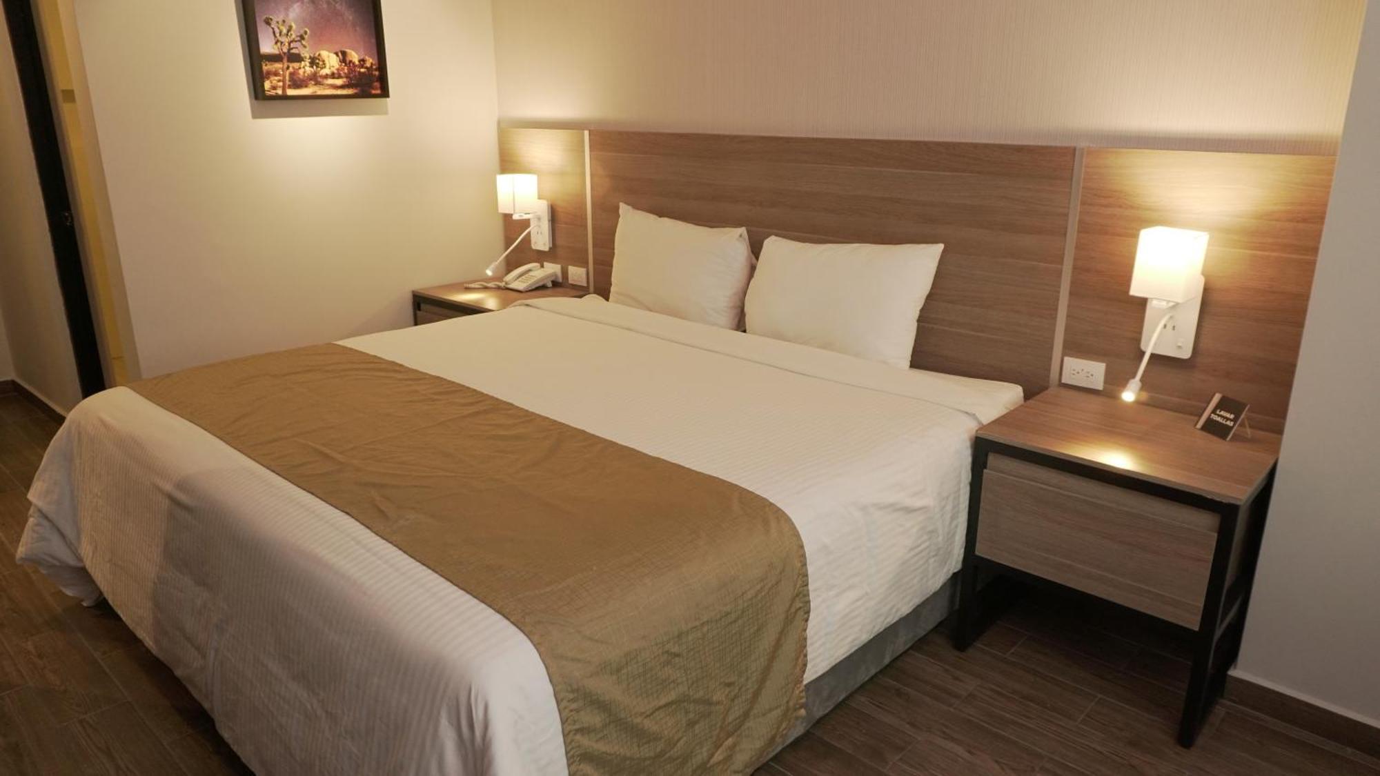 Hotel Nuvo Saltillo Kültér fotó