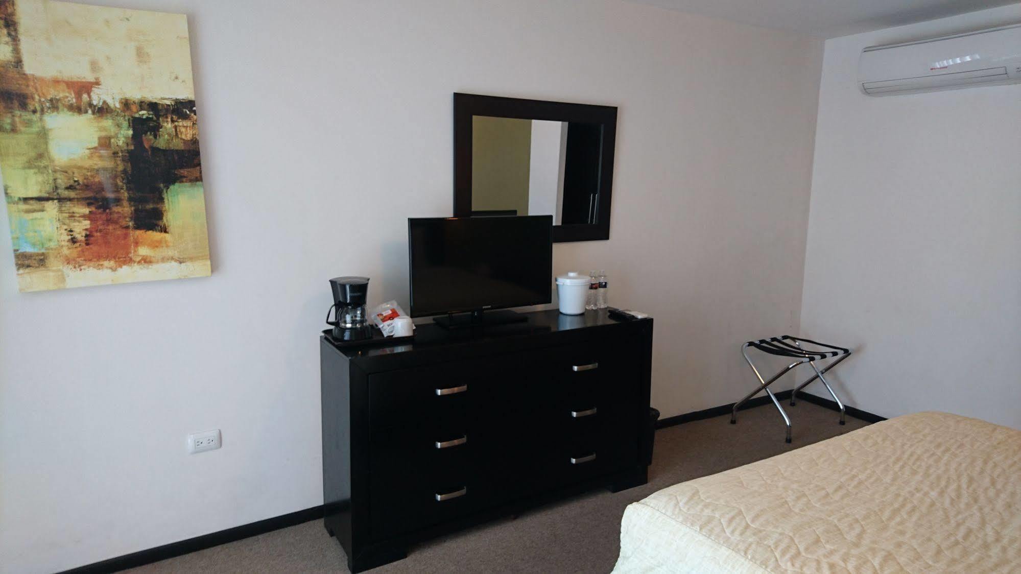 Hotel Nuvo Saltillo Kültér fotó
